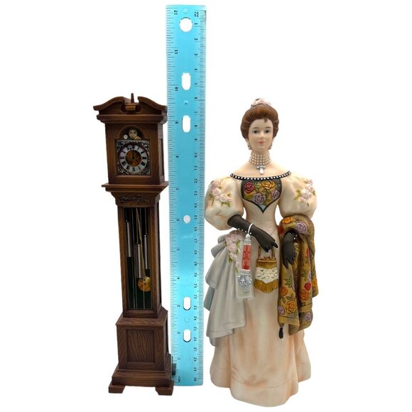Avon 2000 Mrs Albee Award Porcelain Lady 10" Figurine Plastic Grandfather Clock - Picture 10 of 16